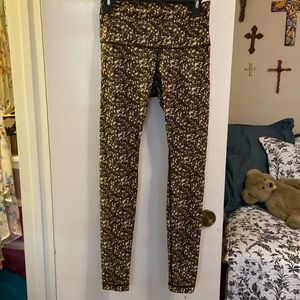 Lululemon leggings like new barely worn size 8